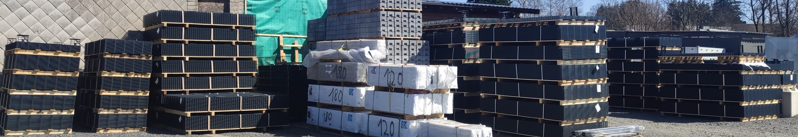 Lagerplatz in Rennerod Westerwald mit Doppelstabmatten Stabmatten Gitterstabmattenzäunen Stabgitterzäunen Doppelstabmattenzäunen Gartenzäunen