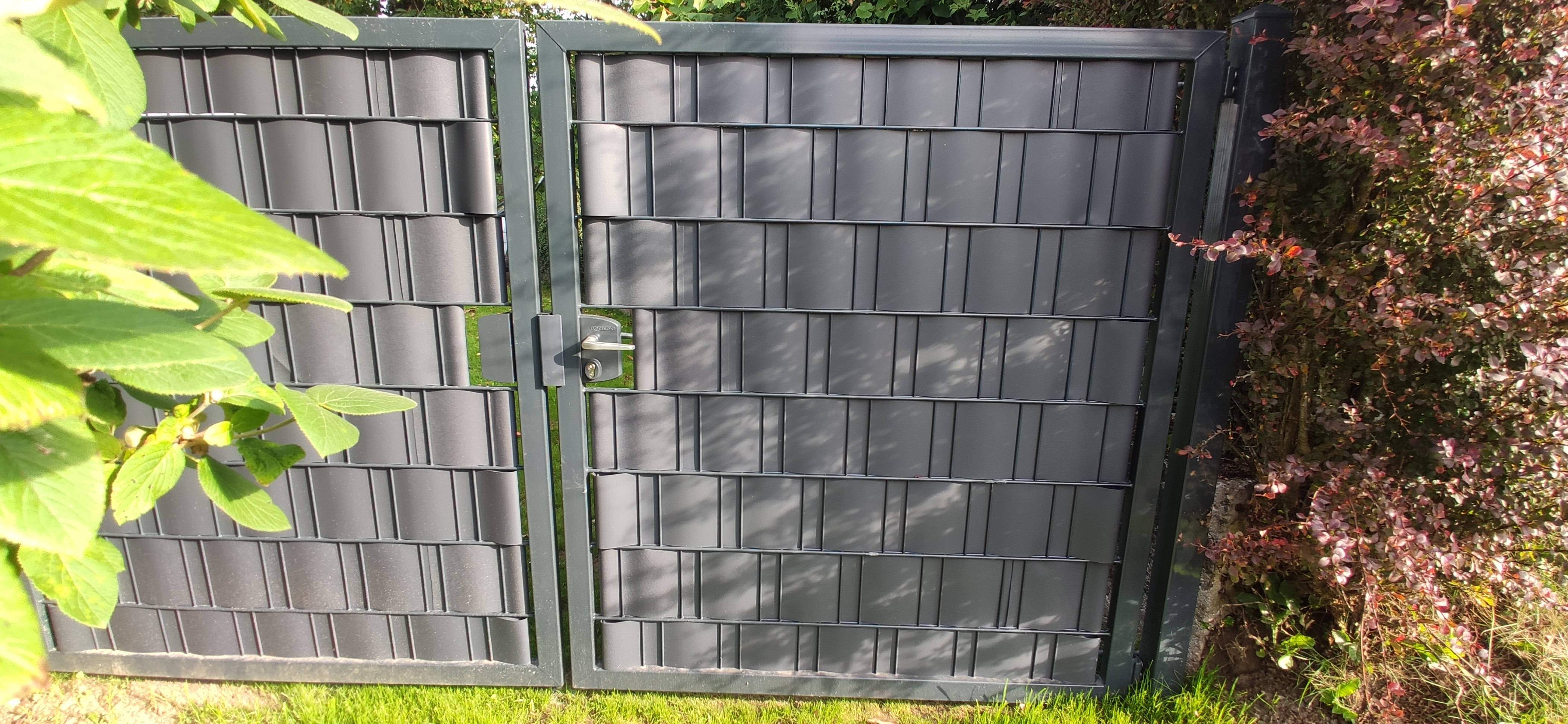 Sichtschutz für Zaun Türen und Tore Zäune Zaunfelder Zaunmatten